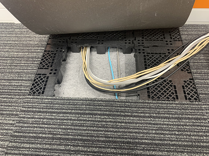 OAフロア下の配線