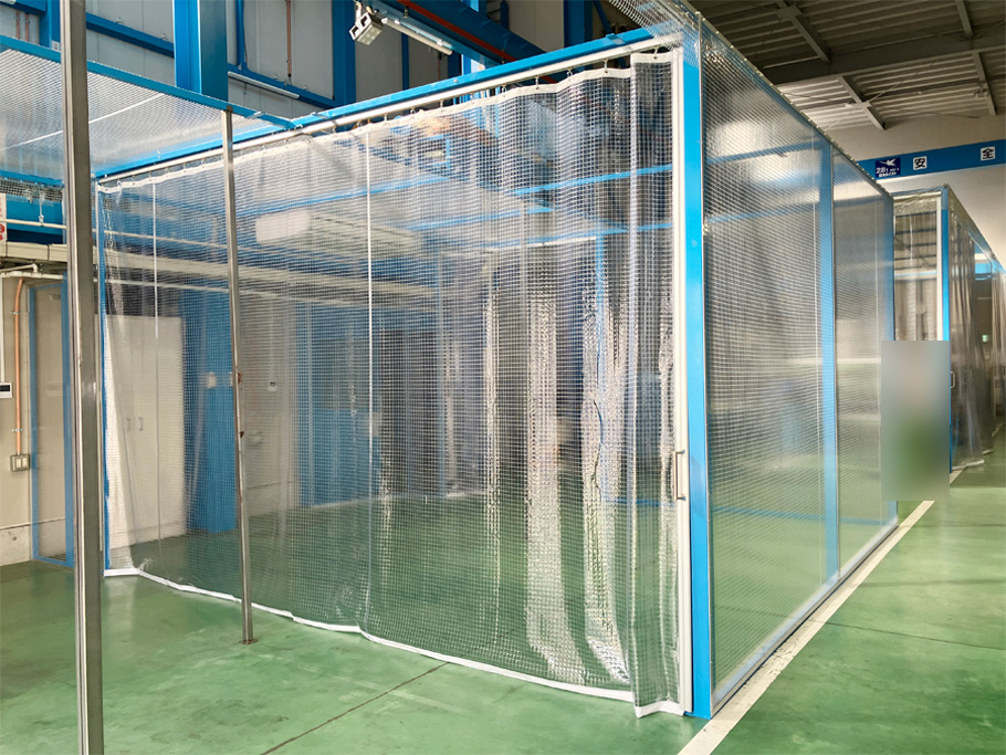 完了後の空調工事とビニールシート工事の画像